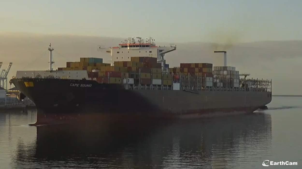 Archived webcam still from Port of Los Angeles-San Pedro about 0630h 14-MAY-2025 via EarthCam