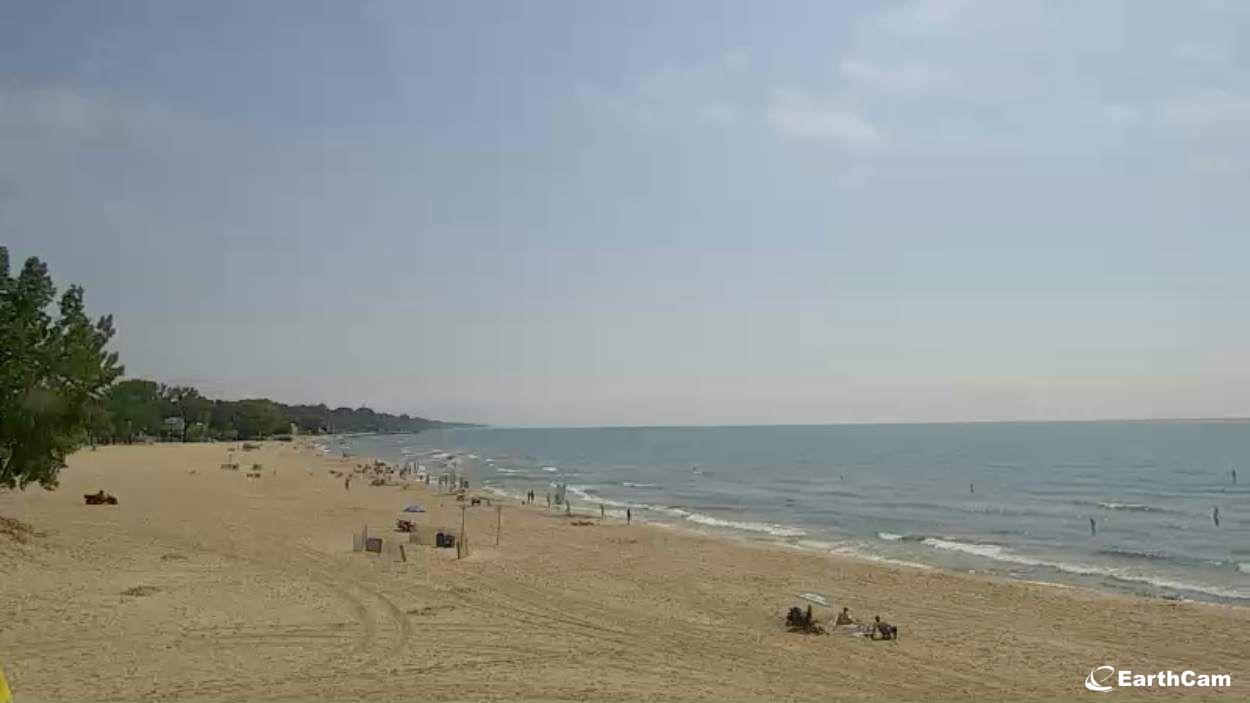 EarthCam - Lake Michigan Beach Cam