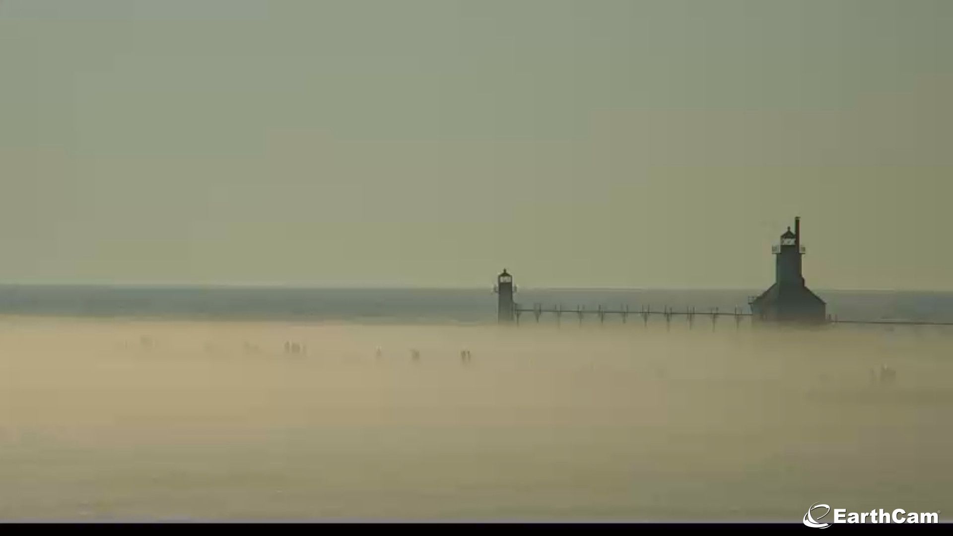 EarthCam - Lake Michigan Beach Cam