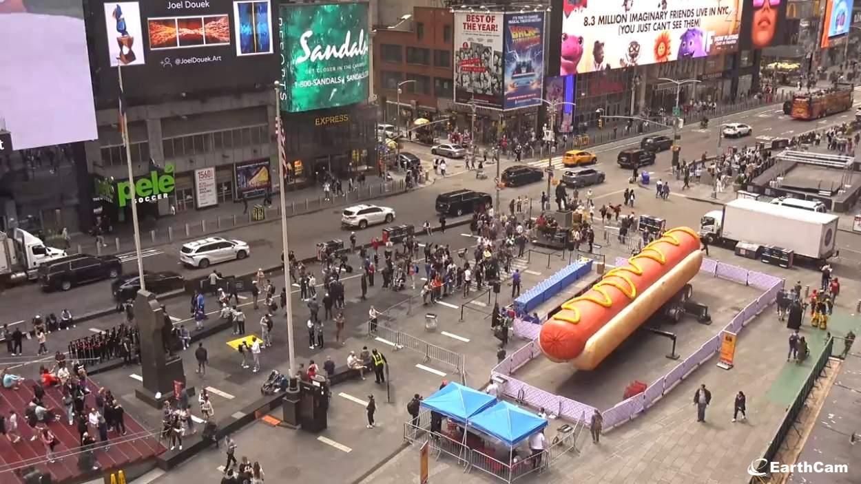 Times Square Cams - EarthCam