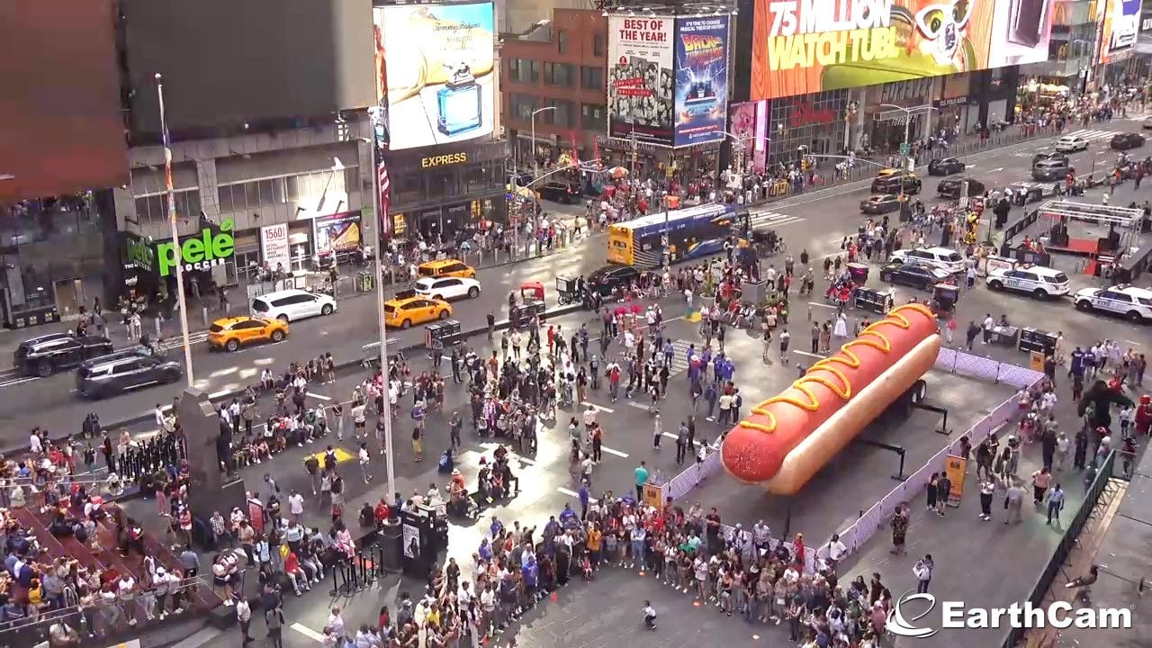 Times Square Cams - EarthCam