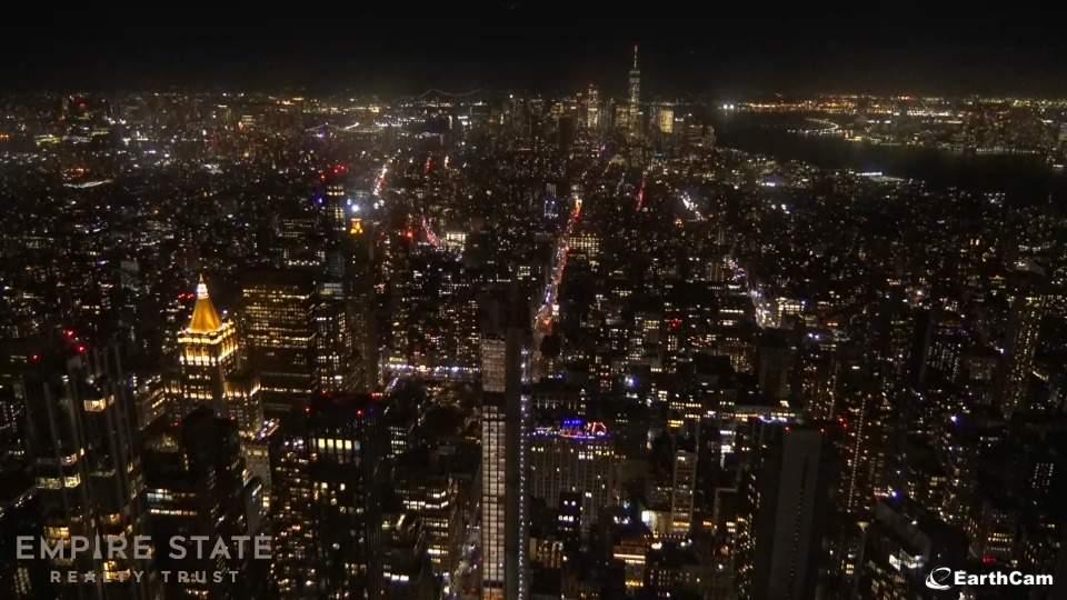 New York City 4K - Empire State Building - Driving Downtown USA 